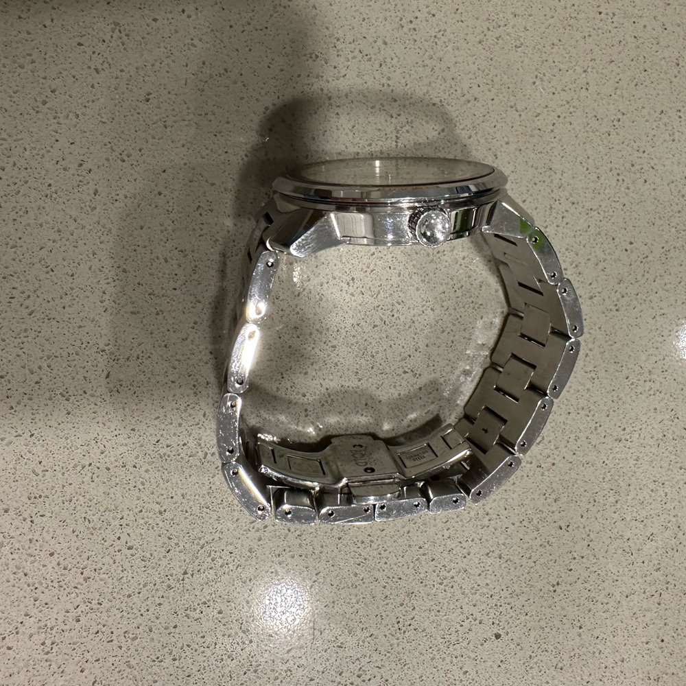 Men’s Watch - Picture 2 of 4